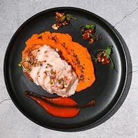 Куриная грудка с сельдереем и морковным пюре