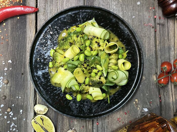 Зеленый салат с эдамаме