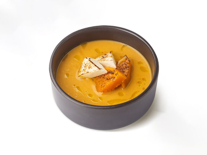 Крем-суп из тыквы с домашним сыром