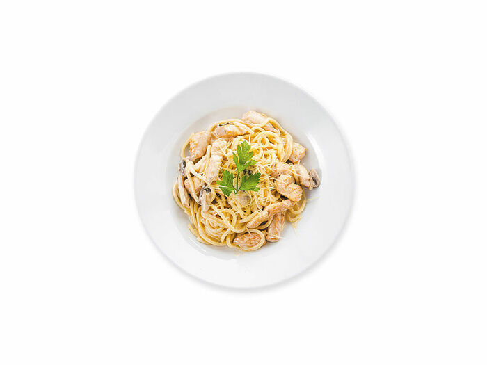 Спагетти с цыпленком и грибами