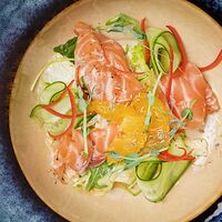 Салат с гравлаксом из лосося
