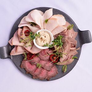 Мясное ассорти собственного приготовления