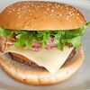 Фото к позиции меню Мегагамбургер с двойной котлетой и беконом