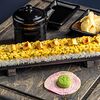 Фото к позиции меню Осидзуси с огурцом, маринованным дайконом, тофу и соусом спайси