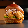 Фото к позиции меню Бургер с хрустящим цыпленком