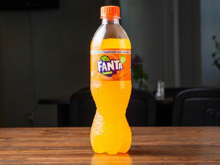 Фото фанты. Fanta 500 мл. 500 Мл фанты. Фанта 1.5 литра. Фанта в магните.