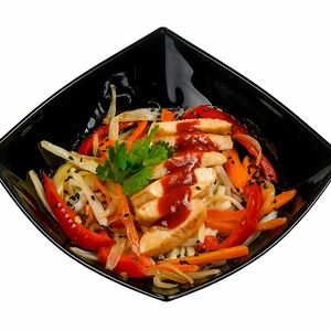 Wok с курицей в остром соусе