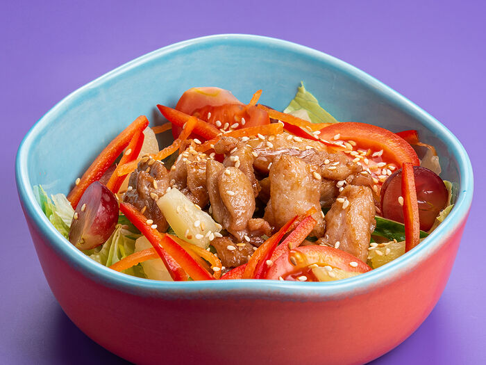 Азиатский салат с курицей терияки