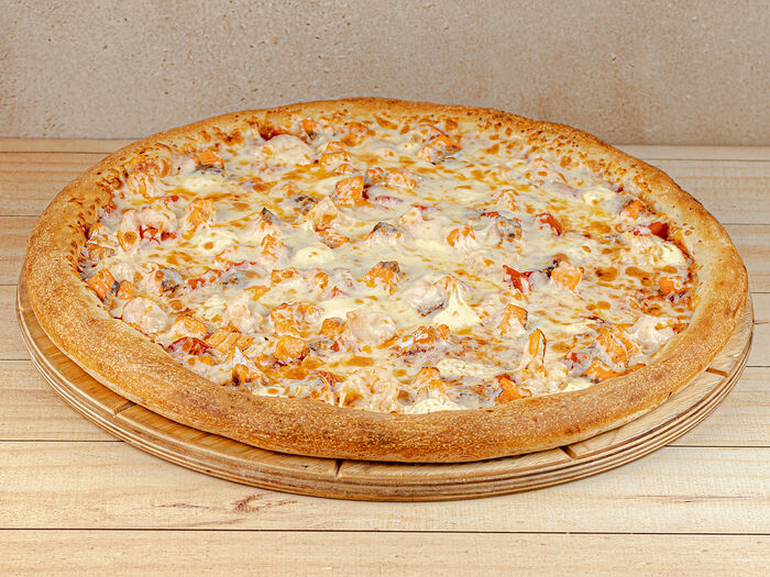 Пицца с креветками, лососем и сыром фетаки