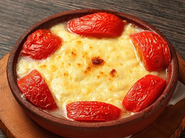 Сыр сулугуни жареный с помидорами