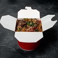 Рис по-сингапурски с хрустящей говядиной