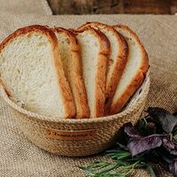 Хлеб с копчёным сыром сулугуни
