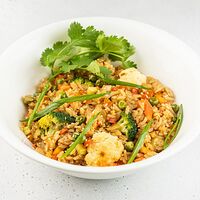 Рис в азиатском стиле с брокколи
