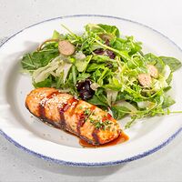 Стейк-салат с лососем