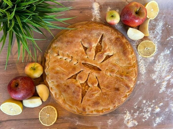 Пирог сладкий с яблоком и лимоном