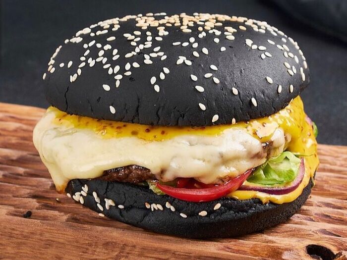 Черный чизбургер с говядиной