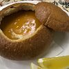 Фото к позиции меню Чечевичный суп в хлебе