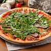 Фото к позиции меню Пицца с ростбифом и рукколой