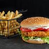 Фото к позиции меню Гамбургер с курицей и картофель фри