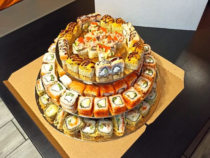 Торт из суши Морское изобилие
