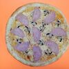 Фото к позиции меню Пицца с ветчиной и грибами (сливочная основа)