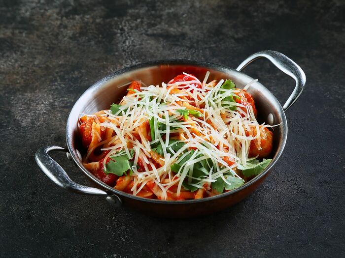 Спагетти с томатами черри и базиликом