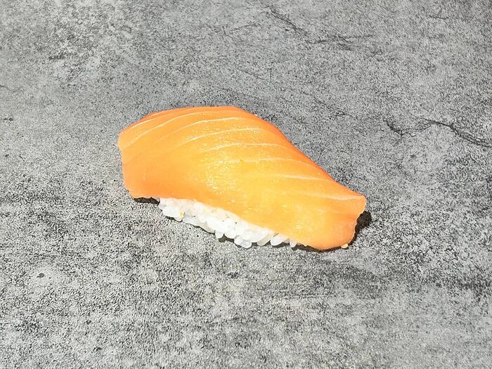 Суши с лососем х/к