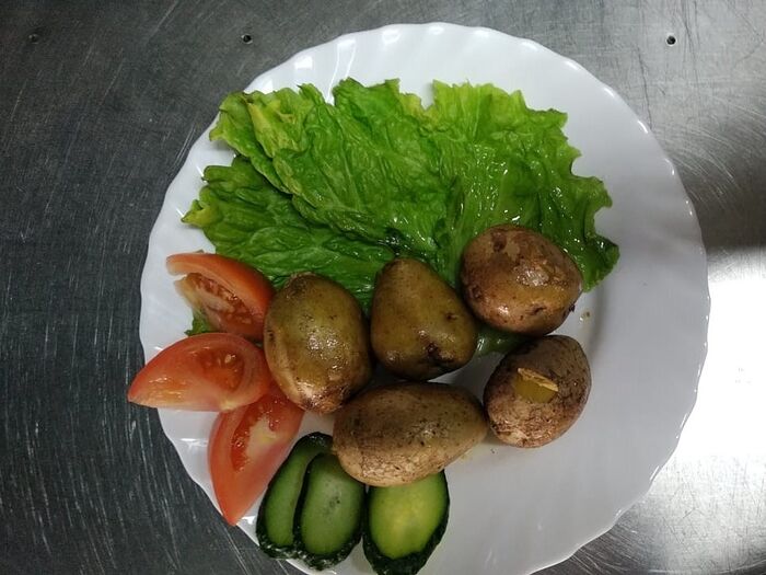 Картофель запечённый с салом в тандыре