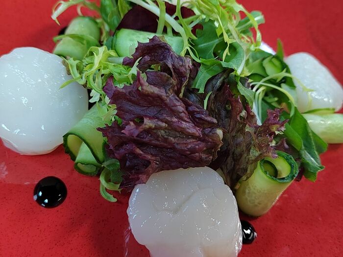 Салат с морским гребешком