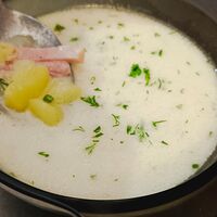 Сырный суп с шампиньонами и ветчиной