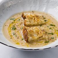 Крем-суп из цветной капусты с сыром таледжио