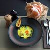 Фото к позиции меню Сливочный суп с креветками курицей и древесными грибами