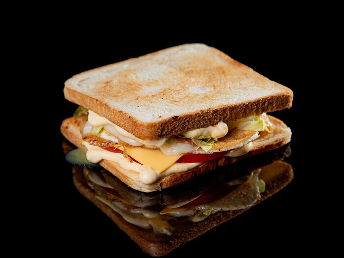 Сэндвич с сыром и яйцом