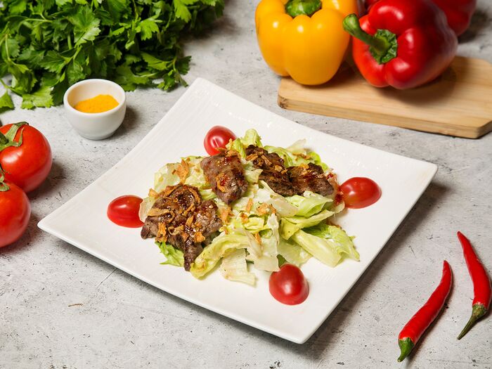 Стейк-салат из говяжьей вырезки