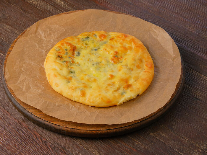 Мини-пирог с сыром и зеленью