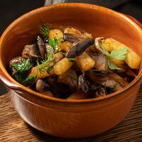 Картофель, жаренный с грибами и луком