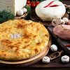 Фото к позиции меню Пирог с курицей, сыром и грибами