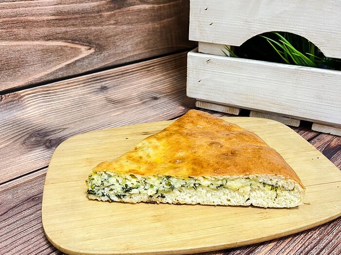Осетинский пирог сыр и зелень