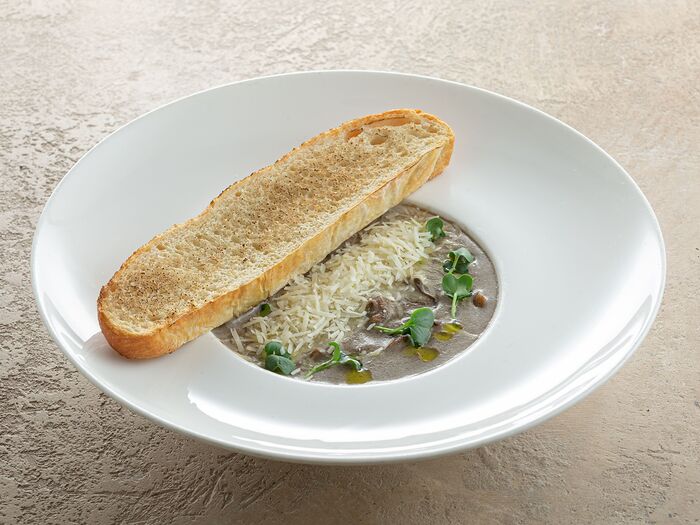 Крем-суп из подосиновиков с вешенками и пармезаном
