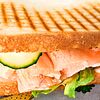 Фото к позиции меню Сэндвич со слабосоленым лососем