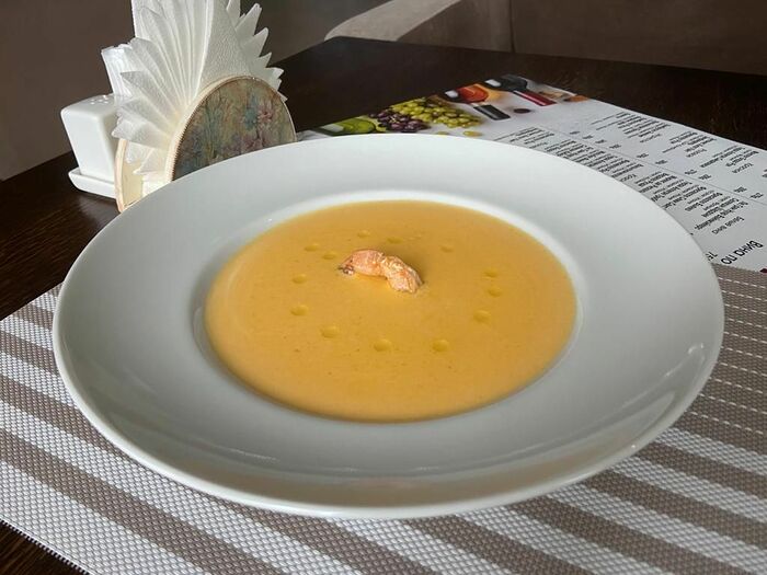 Крем-суп из тыквы с креветкой