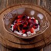 Фото к позиции меню Рикотта с сезонными ягодами и вишнёвым соусом