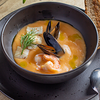 Фото к позиции меню Сливочно-сырный крем-суп с морепродуктами