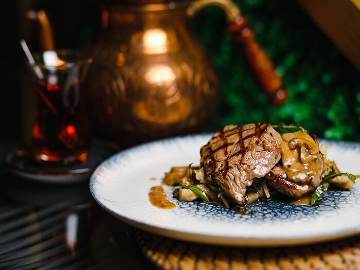 Стейк Бон-филе с грибами (Mantarli Bonfile Steak)