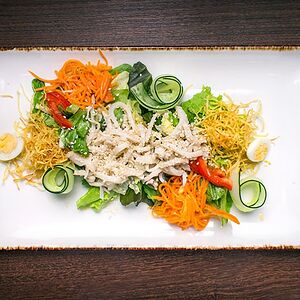Тайский салат с кальмарами