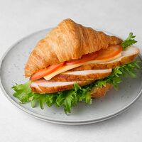 Сэндвич - круассан с куриной грудкой
