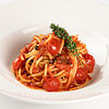 Фото к позиции меню Спагетти в легком томатном соусе с базиликом