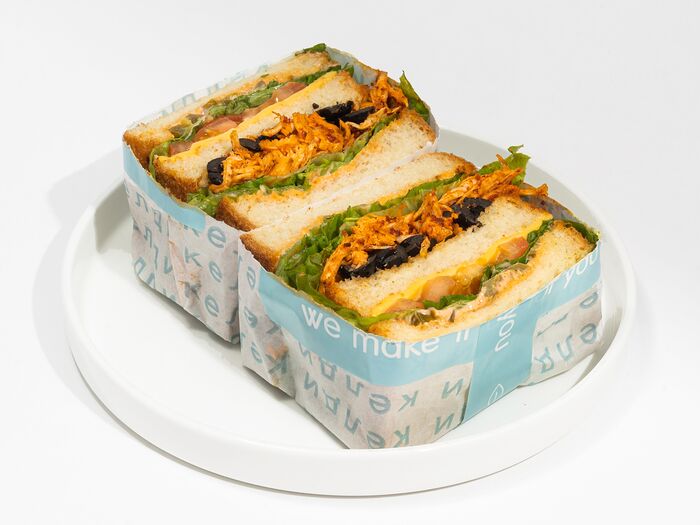 Корейский острый сэндвич с курицей