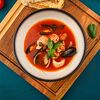 Фото к позиции меню Средиземноморский суп с морепродуктами