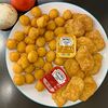Фото к позиции меню Наггетсы с картофельными шариками и соусами